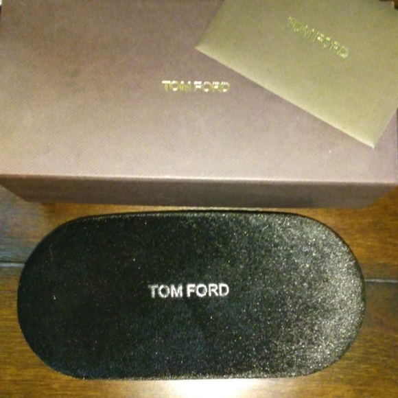 Tom Ford Brand New Gorgeous Sunglasses - Picture 9 of 11